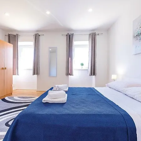 Casa vacanze Three-bedroom Holiday In Mrcevo